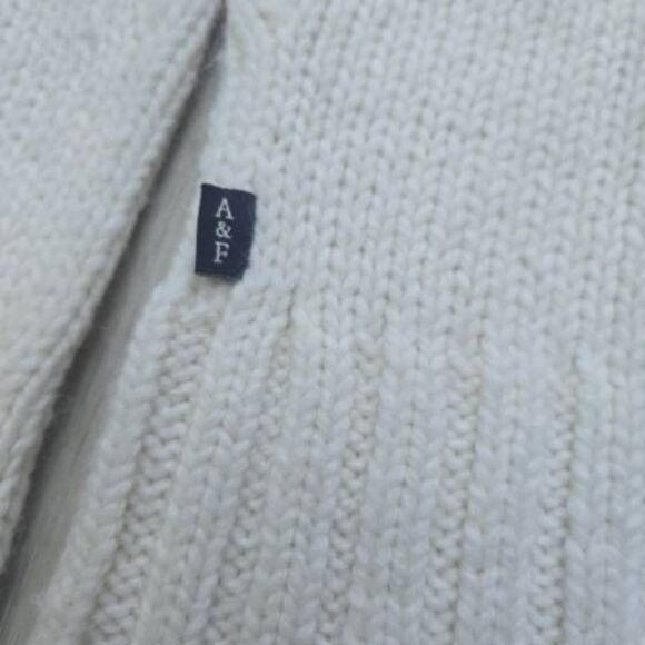 Abercrombie & Fitch  snowflake fair isle sweater beige cream tight fit like a sm - Picture 9 of 14
